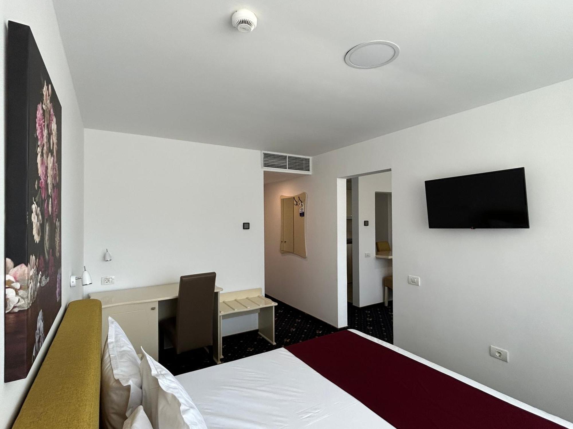 Hotel Agora Neptun Zewnętrze zdjęcie